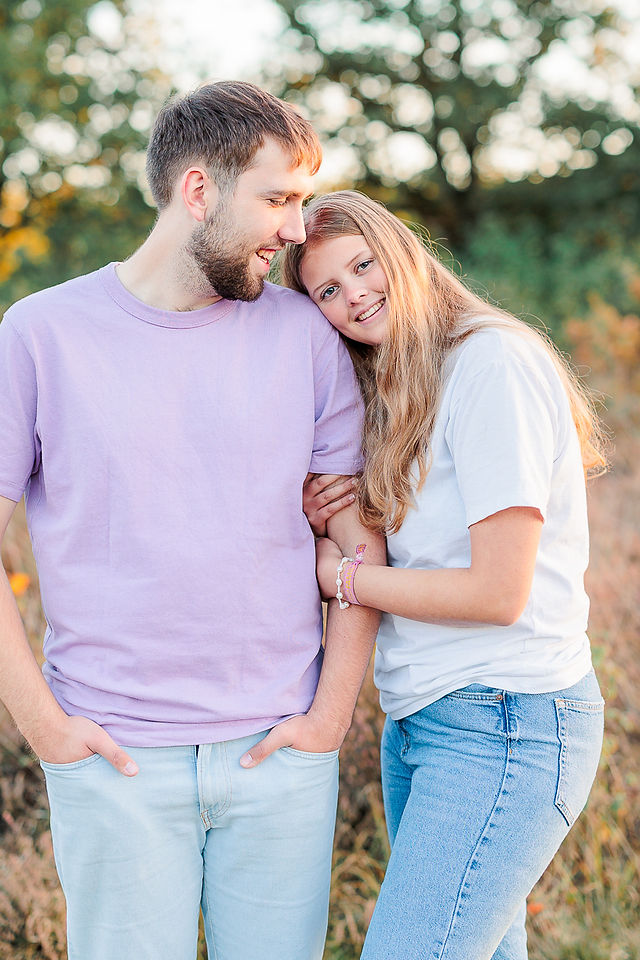 liefdevolle blik tussen jongen en meisje