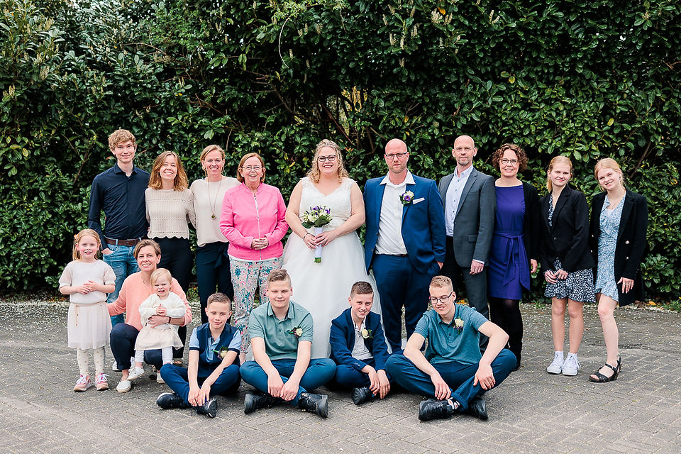 Familiefoto op bruiloft