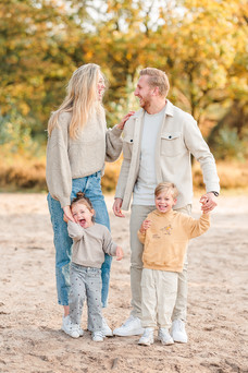 oom en tante op de foto met neefje en nichtje