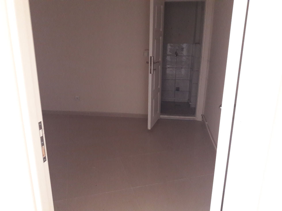 Küçük resim: ÇAYIROVA ATATÜRK MAH 220+220 DEPO MARKET UCUZLUK PAZARI KİRALIK