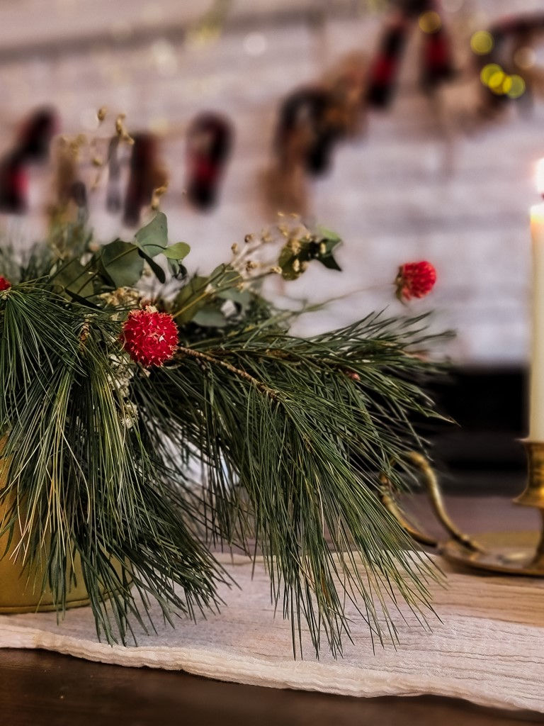 Thumbnail: Golden Holiday Classic - Winter Centrepiece