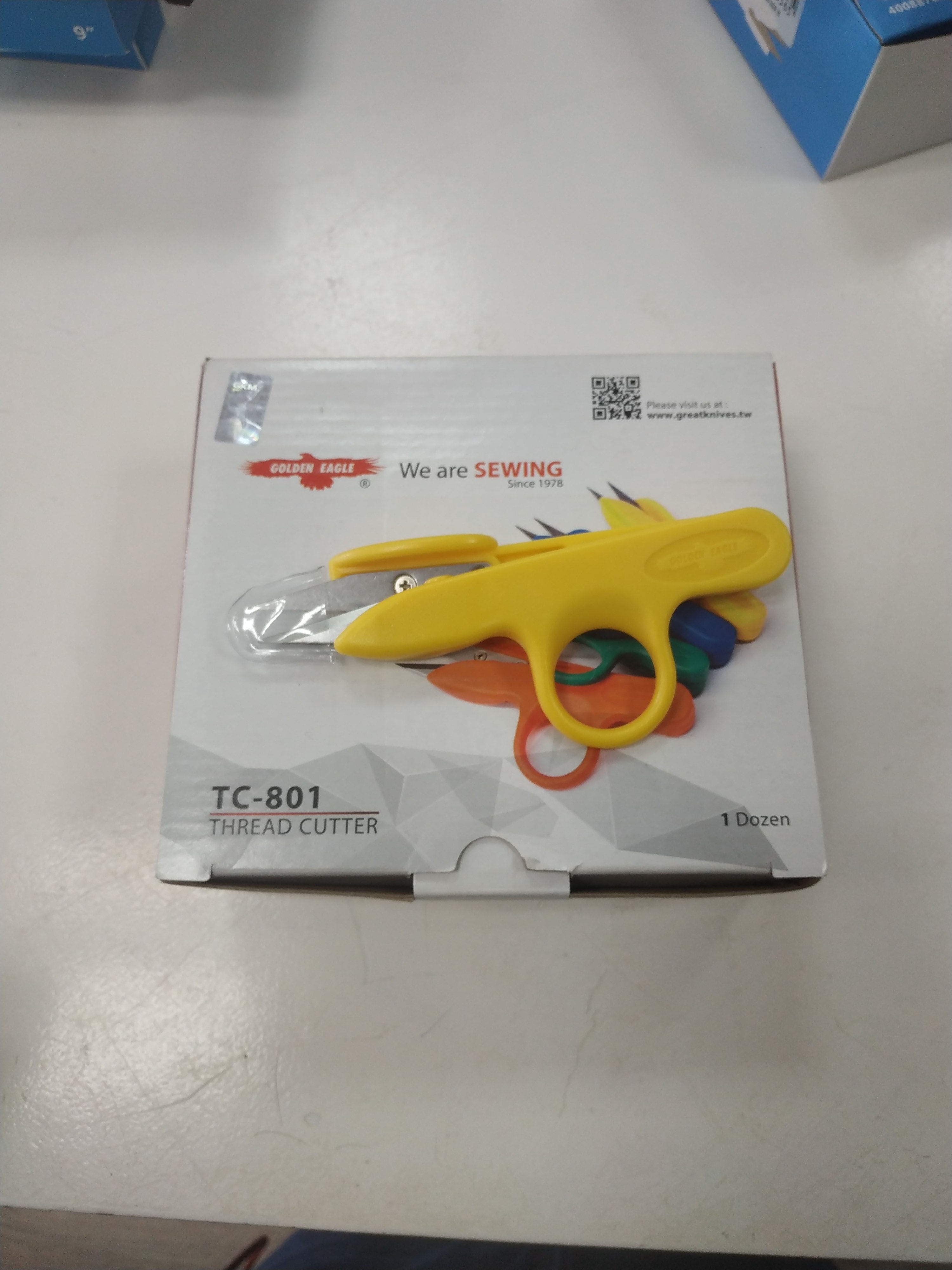 Tesoura de remate c/dedo TC-801