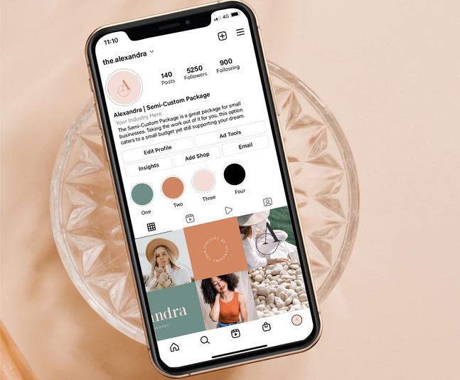 Alexandra Art Boards Template_Alexandra Phone Mock Up.png