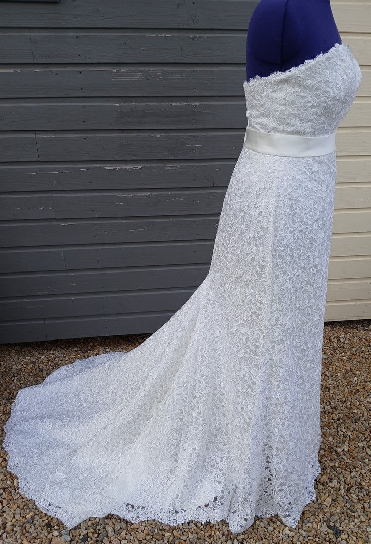 Miniature : robe de mariée mariage chic occasion neuve divana sposa métarobe vinted original 44 42 dentelle traine bustier moulante