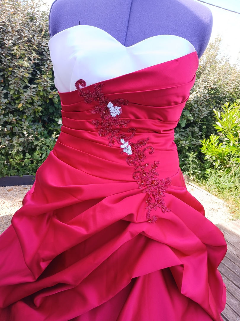Miniature : robe de mariée mariage chic occasion comme neuve très bon état métarobe vinted original  bordeaux 42 44 aline trapèze