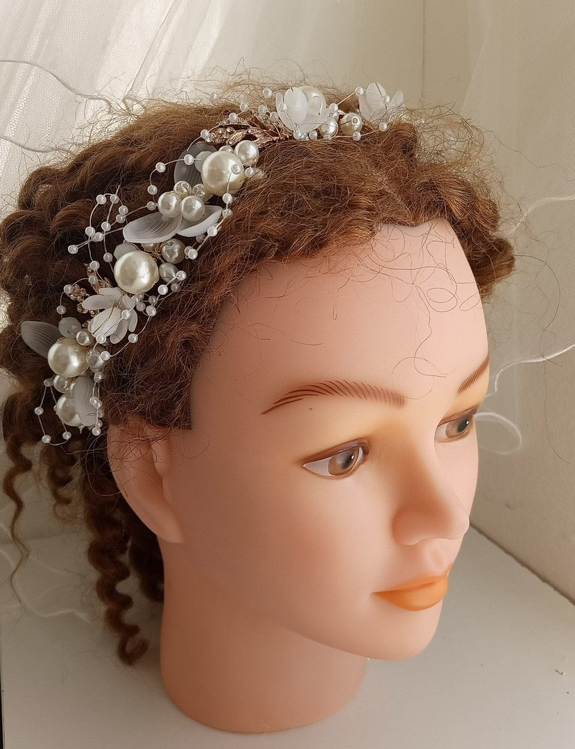 Miniature : robe anniversaire chic occasion comme neuve métarobe vinted original  vintage  mariage couronne tiare bijoux mariée invité