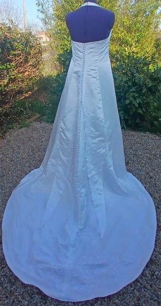 robe de mariée mariage chic occasion comme neuve très bon état métarobe vinted original unique asymétrique 42 44 tour de cou