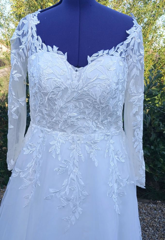 Miniature : robe de mariée mariage chic occasion comme neuve très bon état métarobe vinted original  unique grande taille curvy 46 3XL