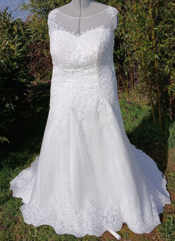 robe de mariée mariage très bon état métarobe vinted original métamuse curvy grande taille 7XL 8XL 54 56 chinelle