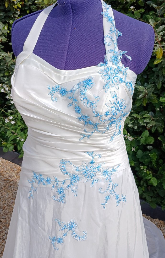 Miniature : robe de mariée mariage chic occasion comme neuve très bon état métarobe vinted original turquoise mer plage bleu 44 46