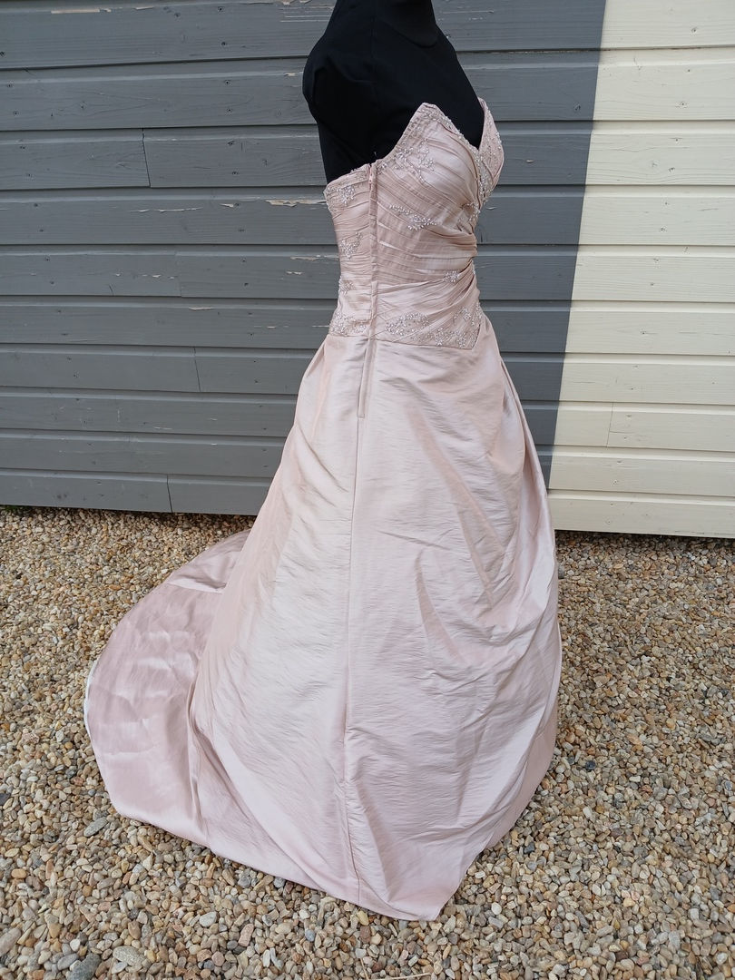 Miniature : robe de mariée mariage chic occasion comme neuve très bon état métarobe vinted original  miss paris 38 rose violet bustier