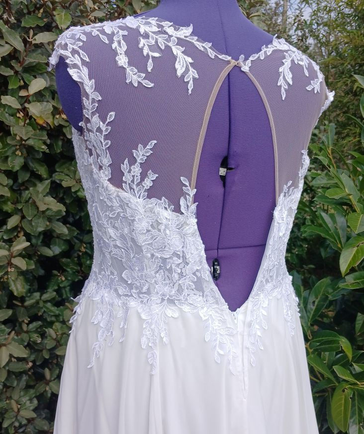 Miniature : robe de mariée mariage chic occasion comme neuve très bon état métarobe vinted original  métamuse églantine 44 46 bohème