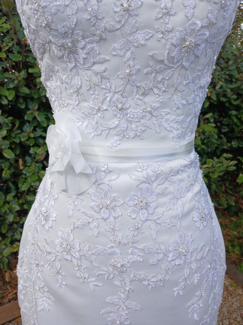 Miniature : robe de mariée mariage chic occasion comme neuve très bon état métarobe vinted original  sirene xs 34 moulante dentelle perle