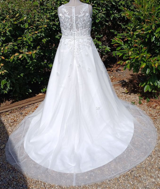robe de mariée mariage neuve métarobe vinted original métamuse curvy grande taille 54 56 7XL 8XL