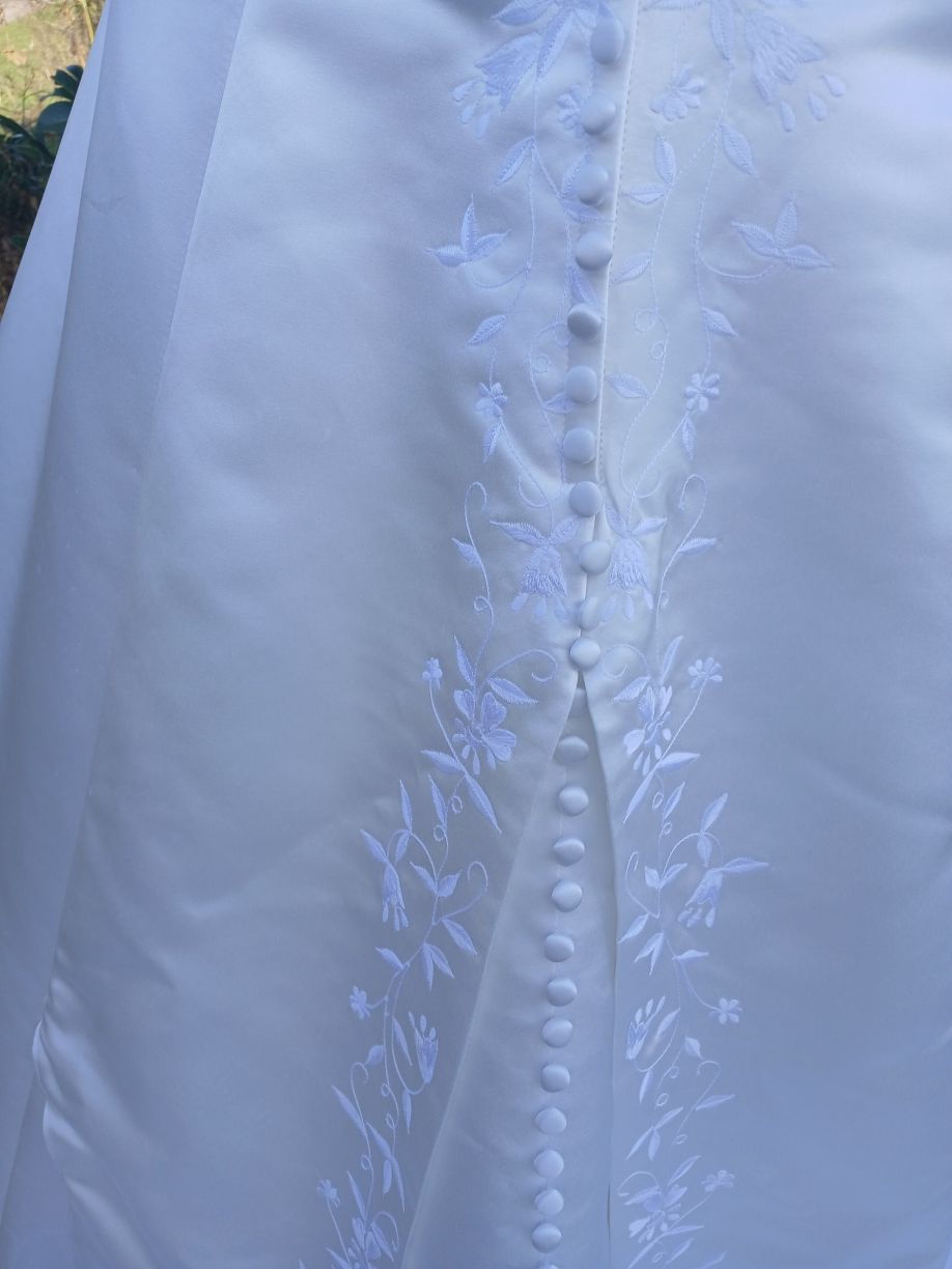 Miniature : robe de mariée mariage chic occasion comme neuve très bon état métarobe vinted original  unique asymétrique 42 44 tour de cou