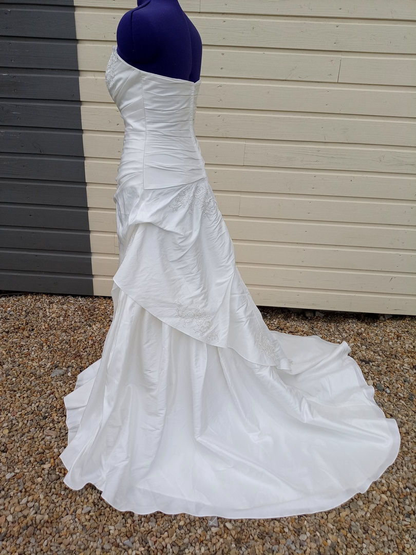 Miniature : robe de mariée mariage chic occasion comme neuve très bon état métarobe vinted original just for you 40 42 bustier
