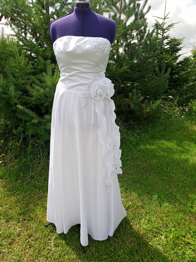 Miniature : robe de mariée mariage chic occasion 40 42 50 54 56 58 tati bairelle  neuve très bon état métarobe vinted original  vintage