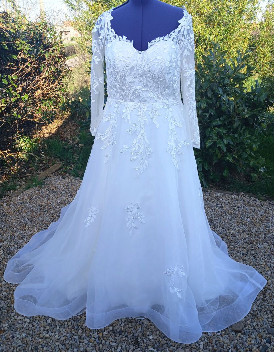 robe de mariée mariage chic occasion comme neuve très bon état métarobe vinted original unique grande taille curvy 46 3XL