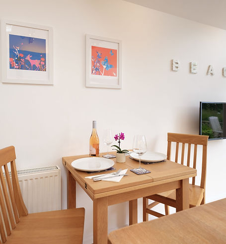 Boathouse Kingsbridge dining table and chairs