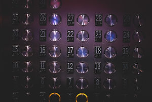 elevator-926058_1920.jpg