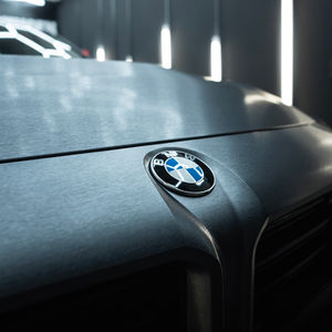 BMW M2 Competition - Vollfolierung in gebürstetem Stahl