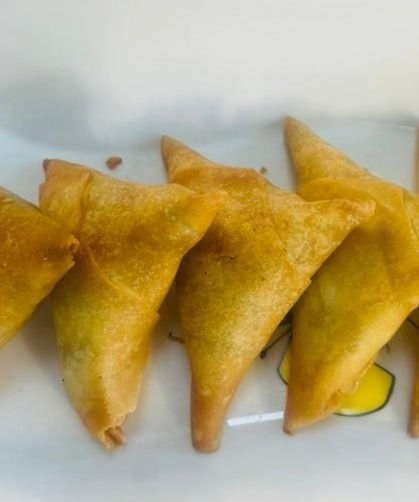 Vegetable samosa (3) image