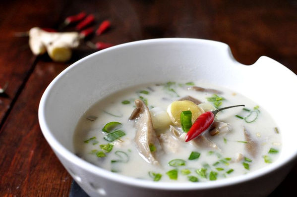 THAI TOM KHA "Sopa de pollo Thai"