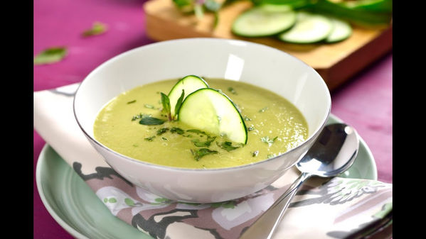 SOPA FRÍA DE PEPINO Y AGUACATE
