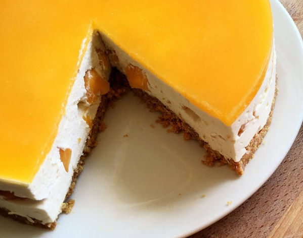 TARTA DE QUESO Y MELOCOTÓN SIN HORNO