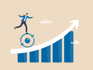 Ilustración de un empresario en traje que se balancea sobre un ciclo de mejora continua (flechas circulares azules) que, a su vez, está sobre una barra horizontal de un gráfico de barras ascendente en tonos azules con una gran flecha blanca de crecimiento. La imagen simboliza el progreso y el dinamismo de la mejora continua en los sistemas de gestión, como se explica en el artículo de BICERT.