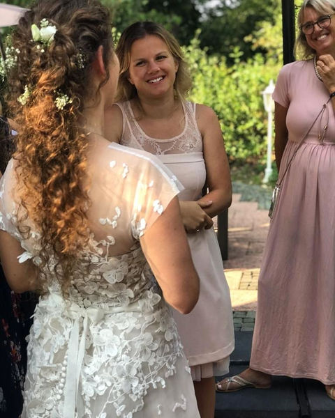 Atelier Salome, Mülli Studio, Schneiderei, Wildegg, Damenschneiderin, massgeschneidert, alles nach Mass, Textil, Anpassungen, änderungen, nähen, Design, Neuanfertigungen, Schnittmuster