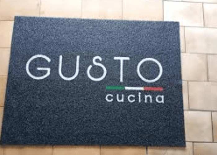 Tapete ou capacho personalizado pequeno com logo em Holambra - SP