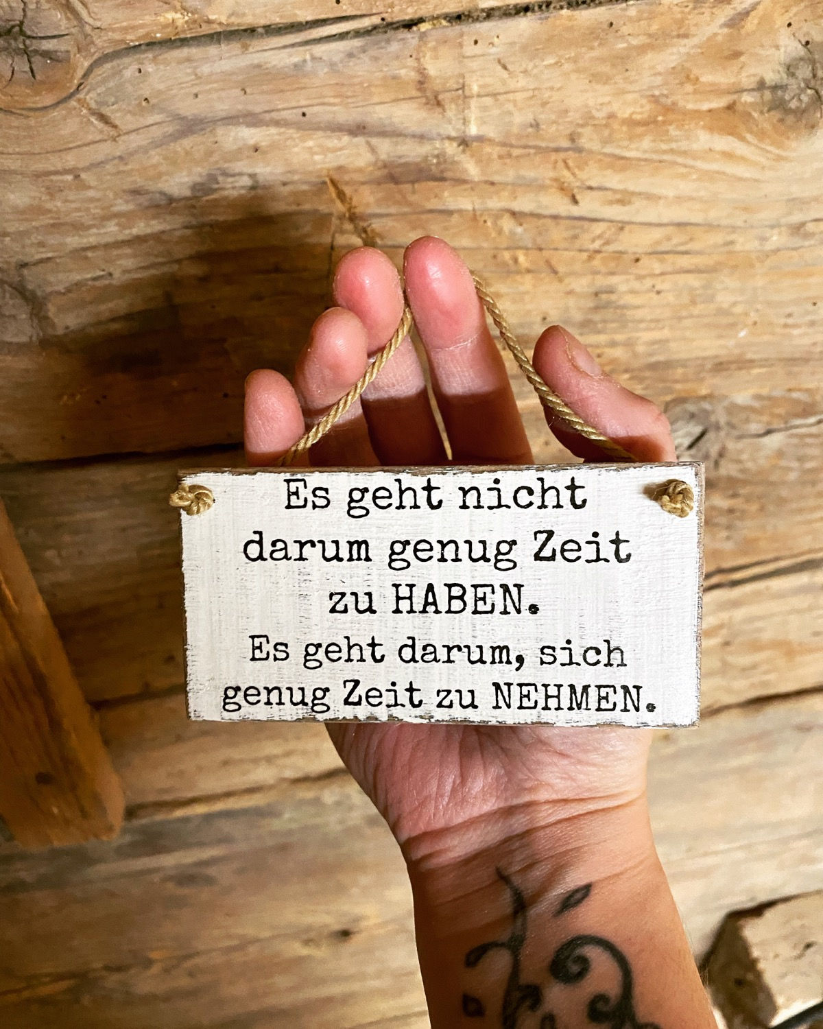 Holztäfeli ZEIT haben/nehmen