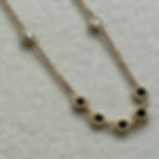 Collana in oro e spinello nero