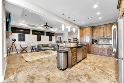 11-HS - 2100 Buffalo - Altus-11.jpg