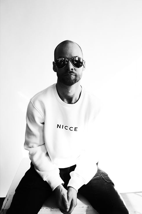 VANIC - Press Shot - 2.jpeg