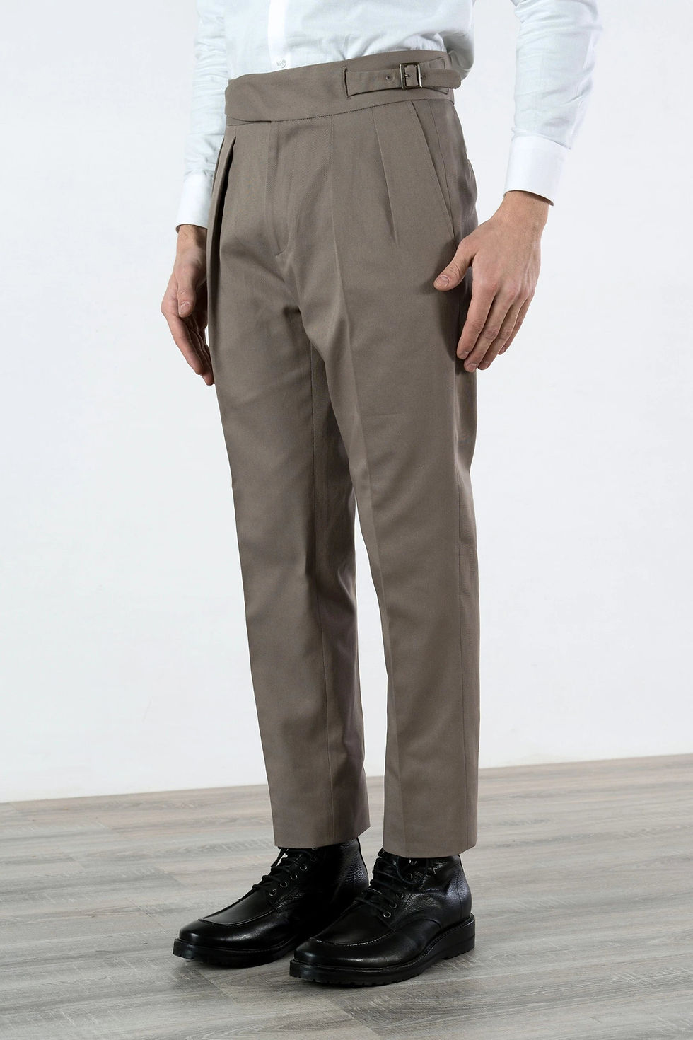 Thumbnail: Trousers in Four-Season Mud Cotton