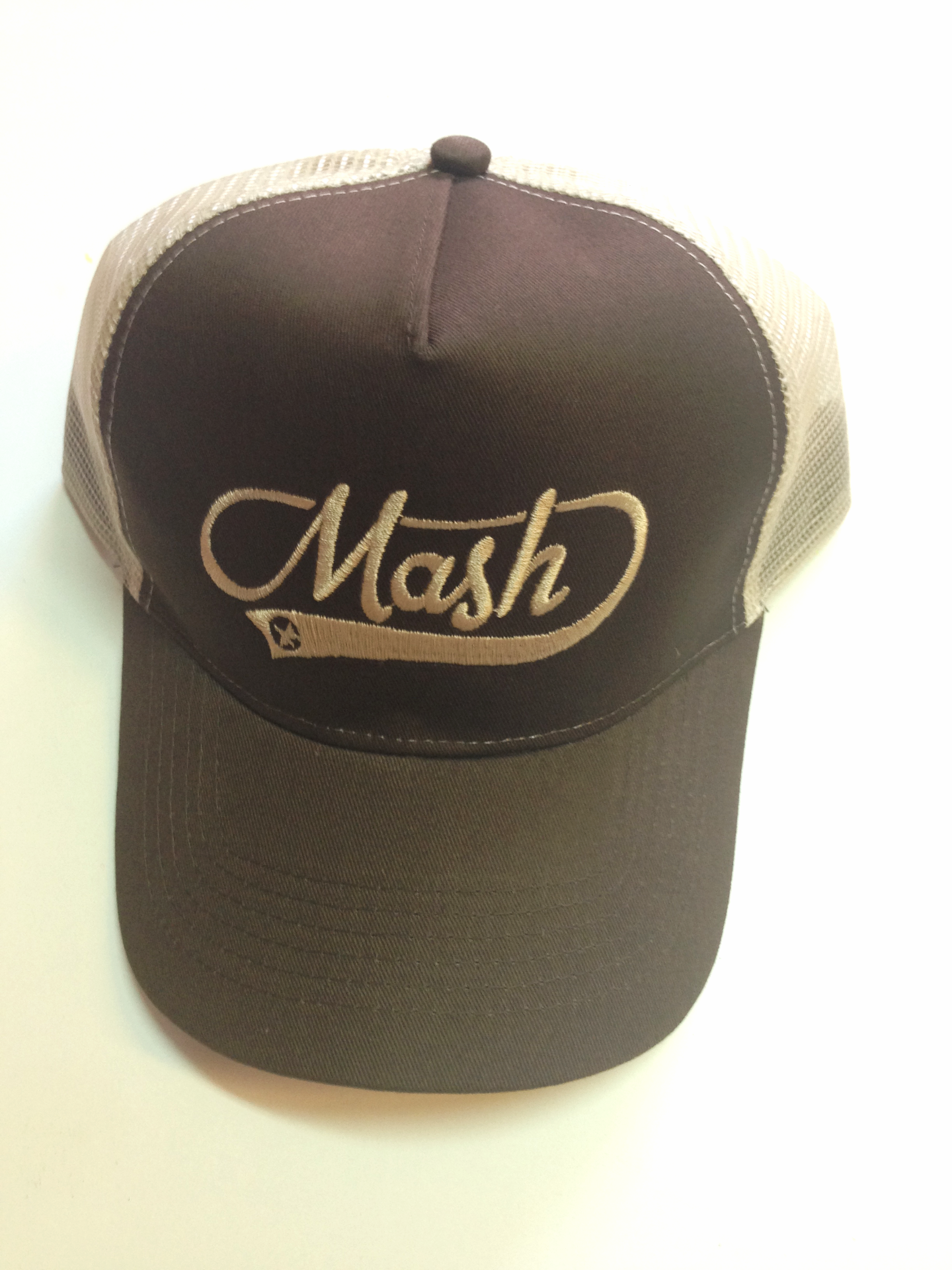 Gorra chocolate Logo MASH Vintage