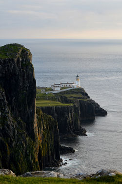 gorgeous-sea-cliffs-neist-point-isle-skye-scotland