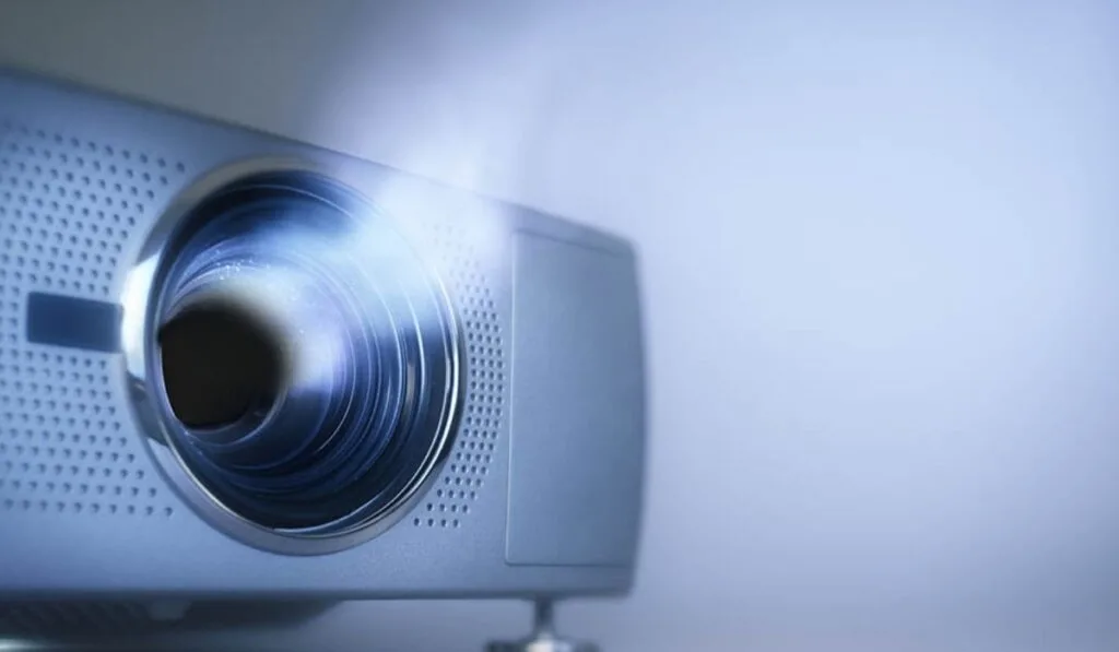 How-to-Tell-If-Projector-Lamp-is-Dead-Featured-Image-Smaller-1024x597.jpg.webp