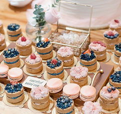 Mini Cakes + Wedding Cake-1.JPG