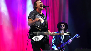 Eddie Vedder and Mike Campbell