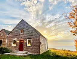 Why Spray Foam Is Ideal for Cottages and Seasonal Homes