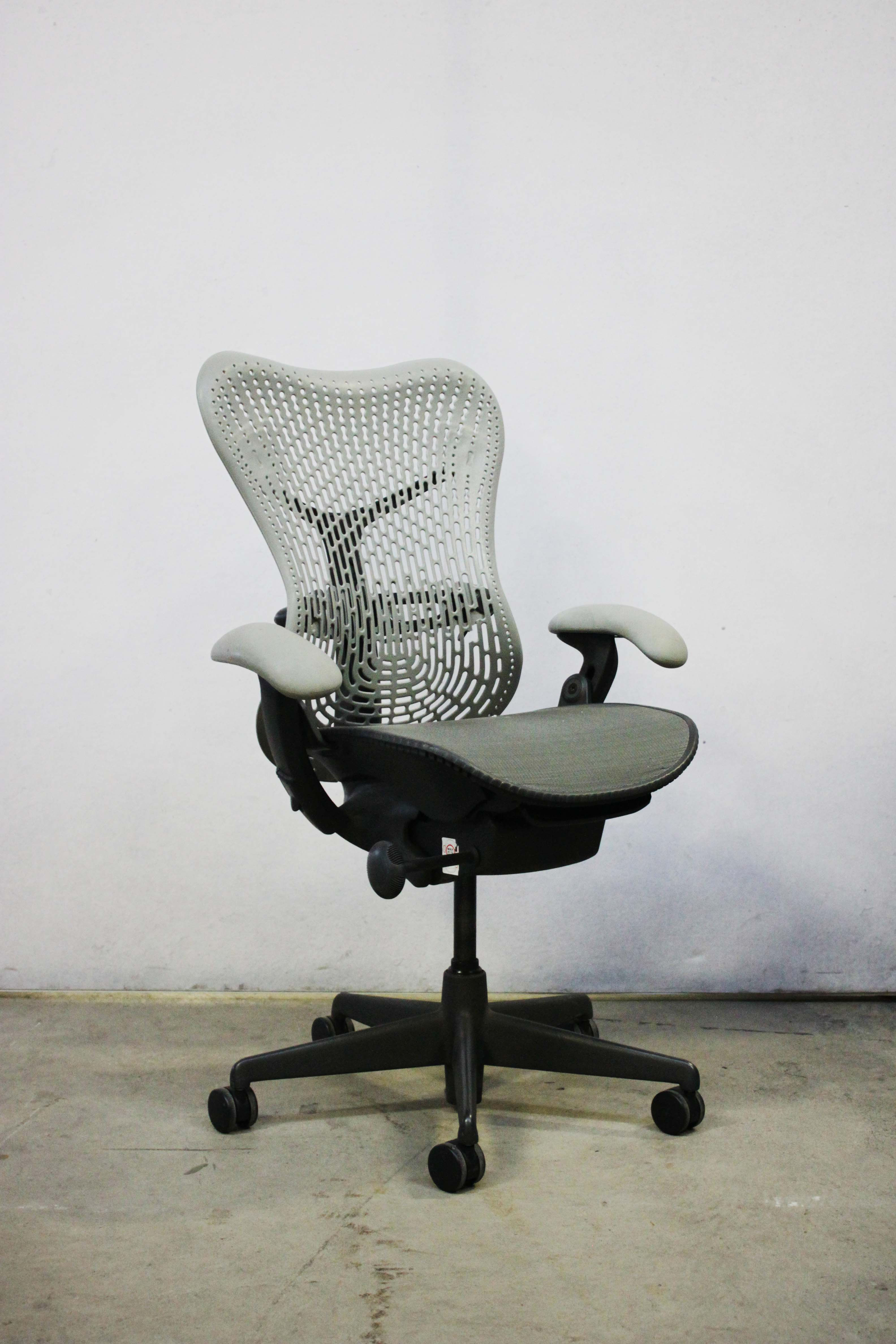 Herman Miller Mirra 1