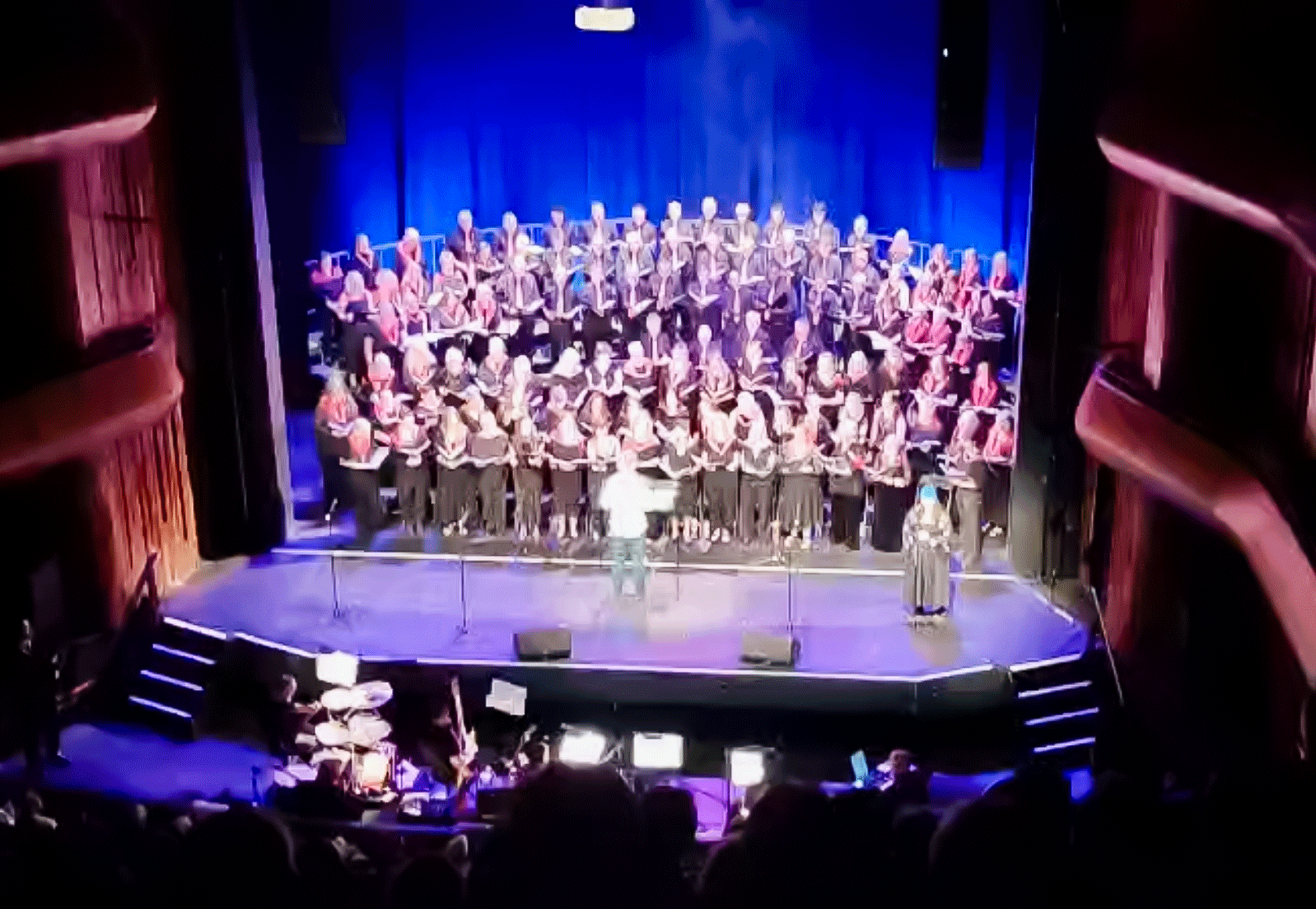 Opera-1.gif