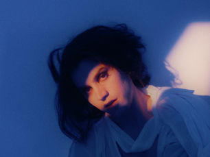 WIRDOW Sublimes Heartbreak in "Foudre"