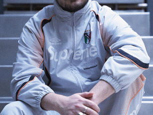 Mac Seamus Illuminates Souls Through Music With "1 Jour Sur 2"