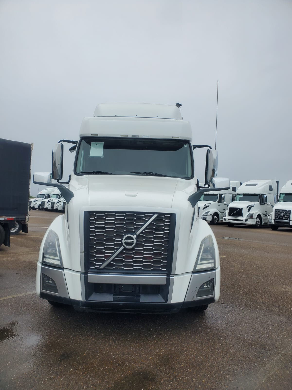 Volvo VNL 740 Unit# 1065