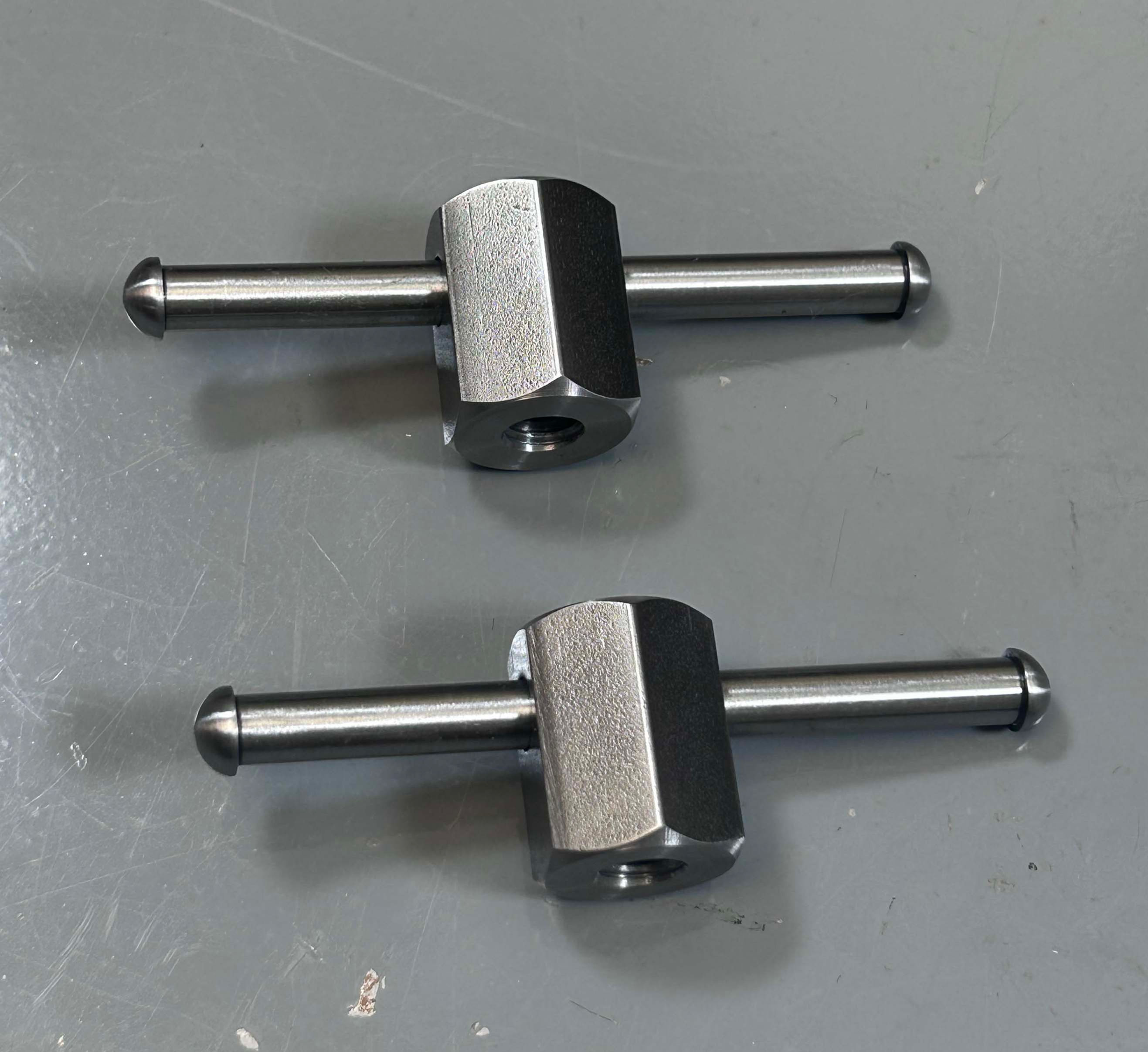 825/925 Toddler Wilton Style Vise Hex Swivel Locks