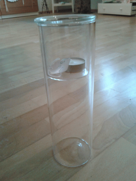 Vase und Teelicht